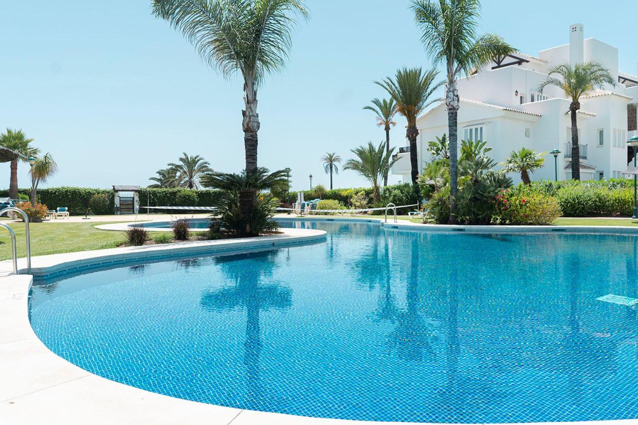 Front-line Garden In Palm Beach, *